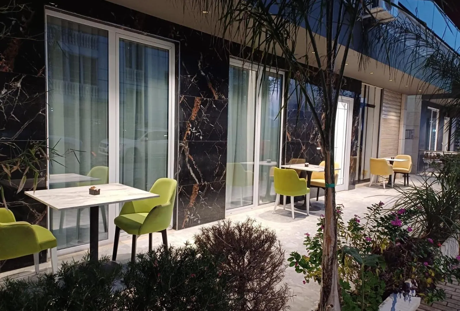 ***  Summer Hotel Vlorë Albanie